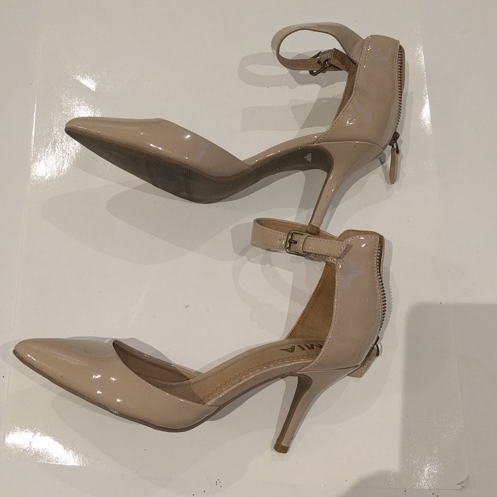Beautiful shoes by Mia🌸🍀🌸